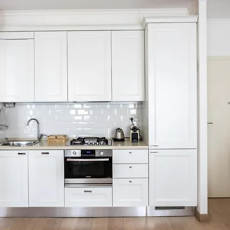 Bocconi Elegante Con Wifi Милан