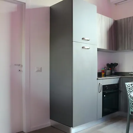 Smart And Comfy - Via Repubblica Di San Marino Apartment