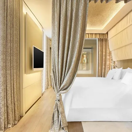Excelsior Gallia, A Luxury Collection Hotel, 5*