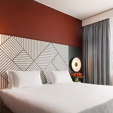 Quark Hotel