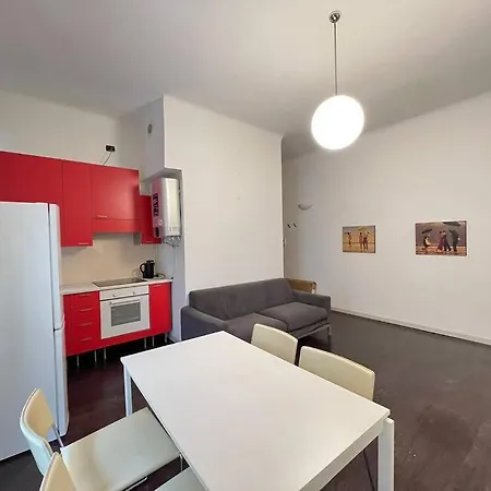 Апартаменты Modern Pretty Near Isola Zone