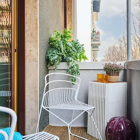 Easylife - Colorato Con Terrazzo Milan