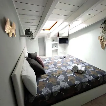 Apartament Free Parking Tiny House Wifi Netflix 15 Minuti Dal Duomo *