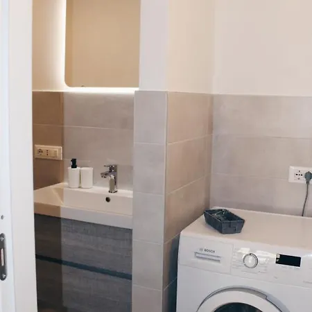 Holiday home Yr Bocconi- Modern Loft, 3 Min Walk To Duomo Tram