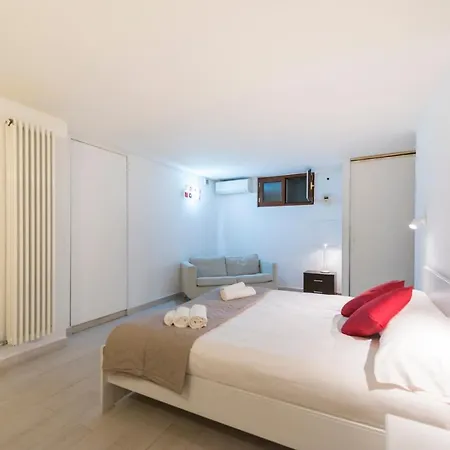 Loft - Porta Venezia - M3 Repubblica * Milano