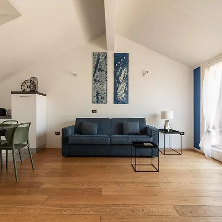 アパート Easyhomes - Brera Luxury ミラノ