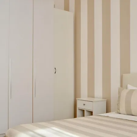 Apartman M.aurelio Light Brown Milánó