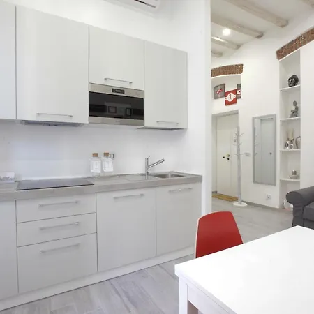 Just Urban - Stylish 1br In Center - Balcony And Metro M2 M4 شقة