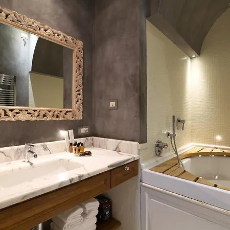 Prestige Boutique - Montenapoleone Lejlighed 4*