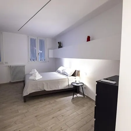 Loft La Sedia Rossa - Centro Storico Appartamento *