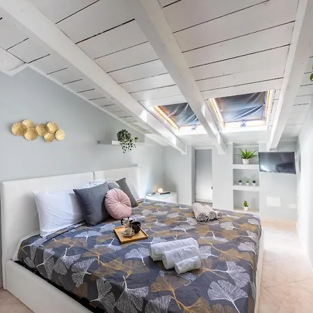 Free Parking Tiny House Wifi Netflix 15 Minuti Dal Duomo Апартаменты