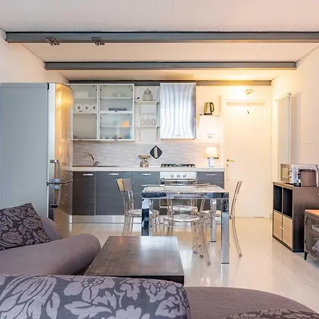 Guest Planet - Splendido Loft Dergano M3 * מילאנו