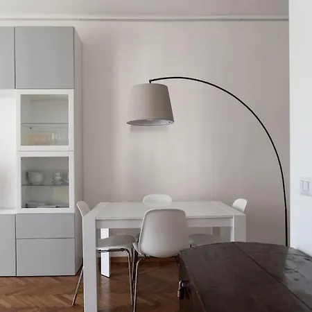 Youhosty - De Cristoforis12 Bis Apartament