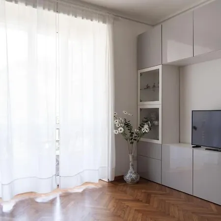 Youhosty - De Cristoforis12 Bis Apartament *