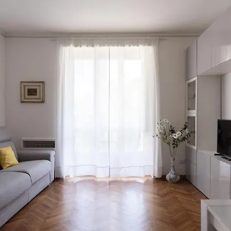 Youhosty - De Cristoforis12 Bis Apartament *