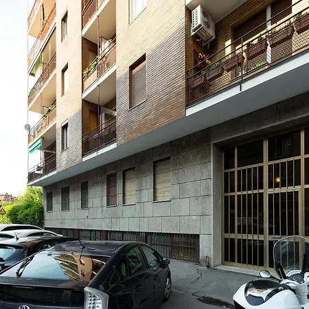 Udine M2 Balcony Apt Milan