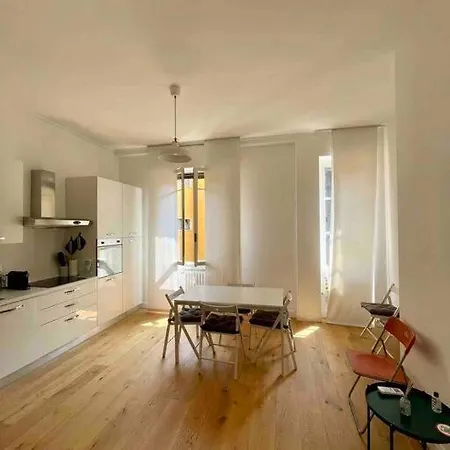 Lovely Bright Flat In Hearth Of Appartement *