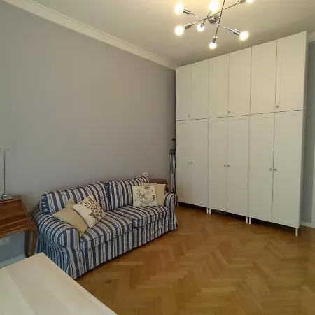Spacious In The Heart Of The Appartement
