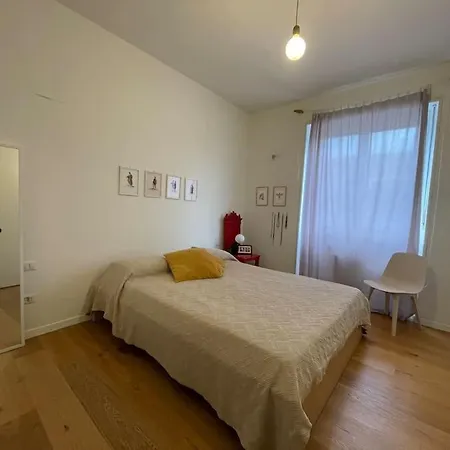 * Graceful Apartament In Milano/nolo * * Milaan