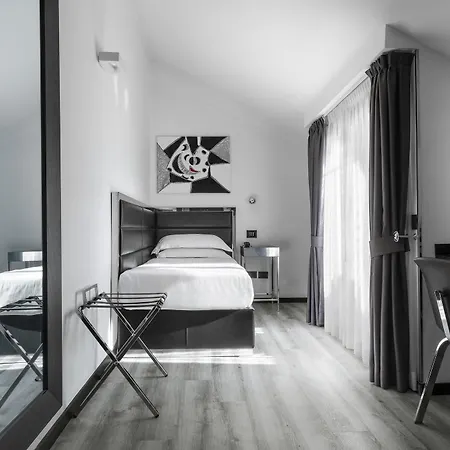 Hotel Lhp Napoleon 4*