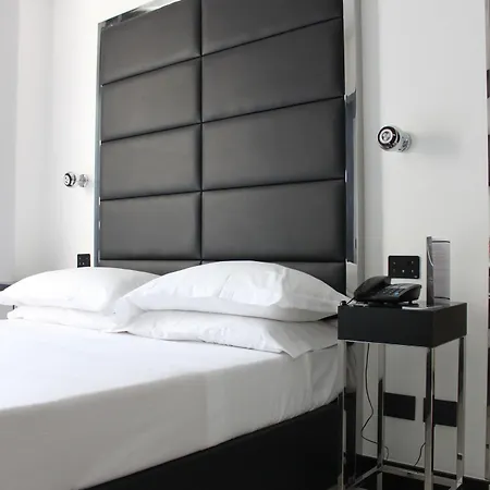 Lhp Napoleon Hotel