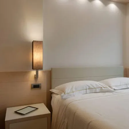 Ariston 4*