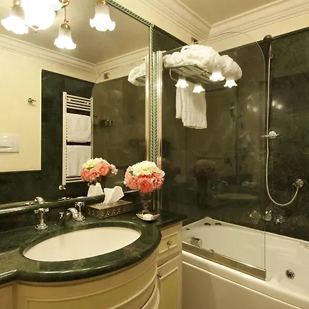 쁘띠 팔레 데 차르메 4* 밀라노