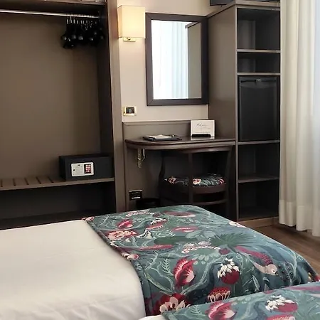 孟特比安科莫肯巴酒店