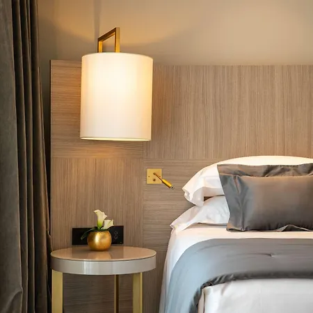 Hotel Rosa Grand - Starhotels Collezione Milán