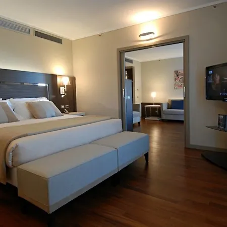 Ramada Plaza By Wyndham 4*