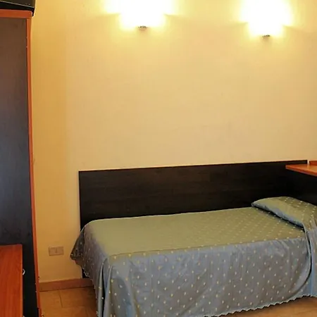 Atena Hotel 2*