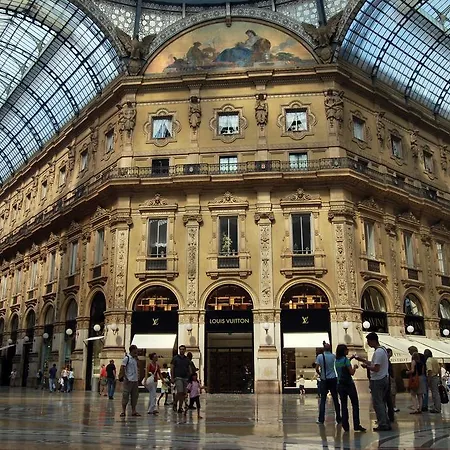 米兰中心床+艺术旅馆 3*