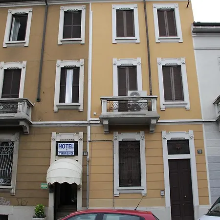 Tirreno Hotell *