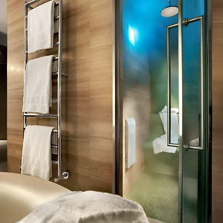 Cavour 4* Milan