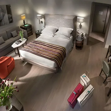 Cavour Hotel 4*