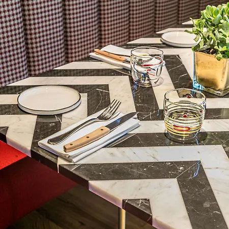 Hyatt Centric 4* ميلان