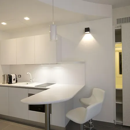Hotell Gatto Bianco Mia 2*