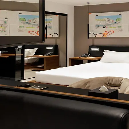 The Corner Duomo Milão