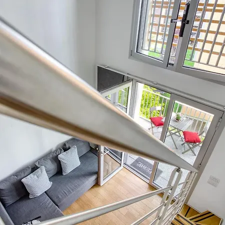 Διαμέρισμα Just Urban - Stylish Duplex With Terrace - 10 Min Porta Romana