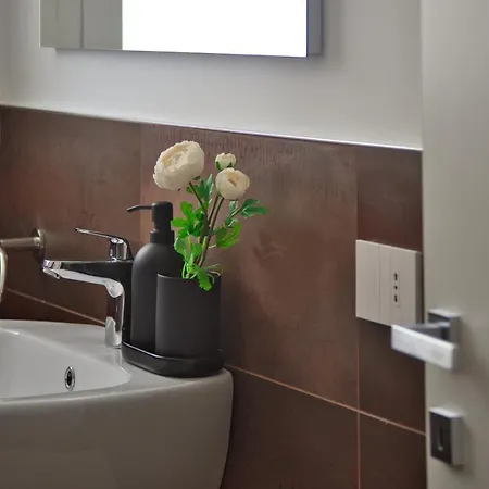 شقة Just Urban - Modern 1-br Flat With 90 Sqm Terrace - M4 Tolstoj *