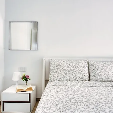 Just Urban - Modern 1-br Flat With 90 Sqm Terrace - M4 Tolstoj ميلان