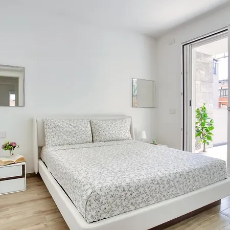 شقة Just Urban - Modern 1-br Flat With 90 Sqm Terrace - M4 Tolstoj