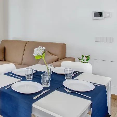 Just Urban - Modern 1-br Flat With 90 Sqm Terrace - M4 Tolstoj شقة