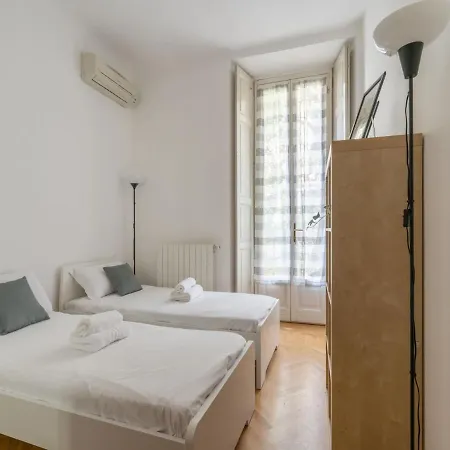 The Best Rent - Spacious Near Colonne S Lorenzo Apartment