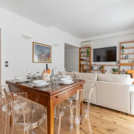 The Best Rent - Spacious Near Colonne S Lorenzo Apartment Milan