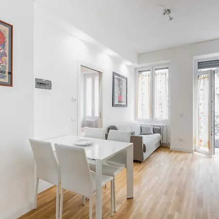 Apartment Easylife - Stile E Comfort A Due Passi Da Mailand