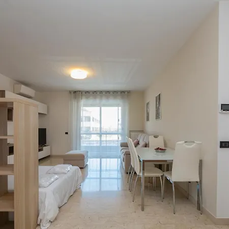 Ihost Luxury - Savona 112
