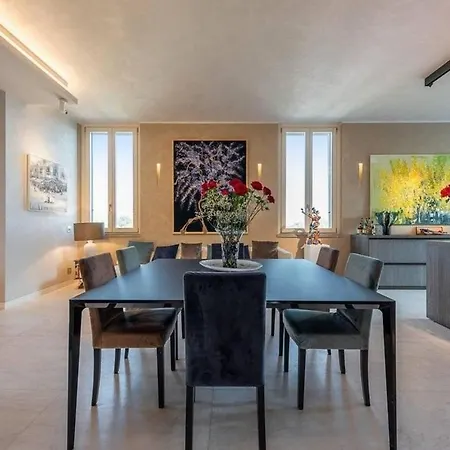 Rooftop Elegant In Center 3br Milano