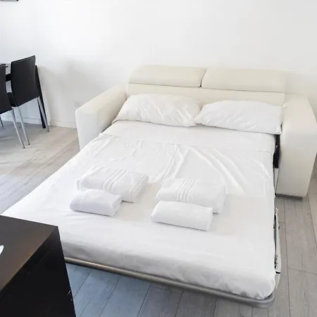 Elegante Bilocale In Corso Lodi/brenta Apartmán *