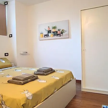 Elegant Sweet - Milan, 15 Minute Duomo Apartment